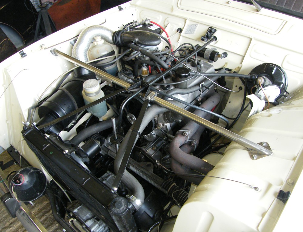 Renault 5 двигатель. Renault r5 Alpine двигатель. Renault 4 engine. Renault 4 GTL 1980 engine. Renault r4.